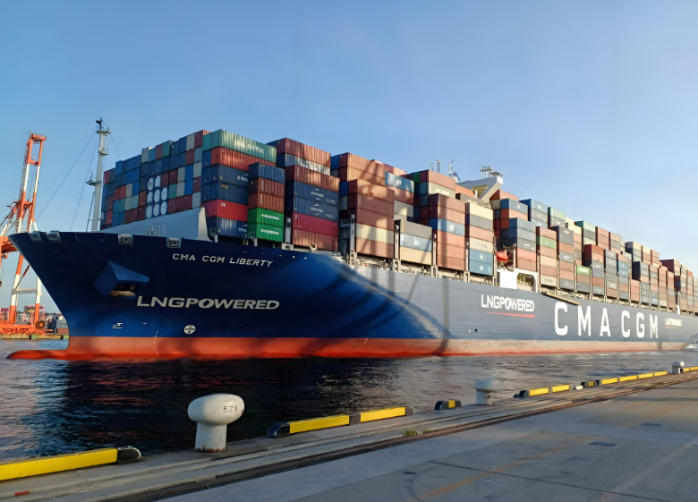 越南进出口贸易逆风增长